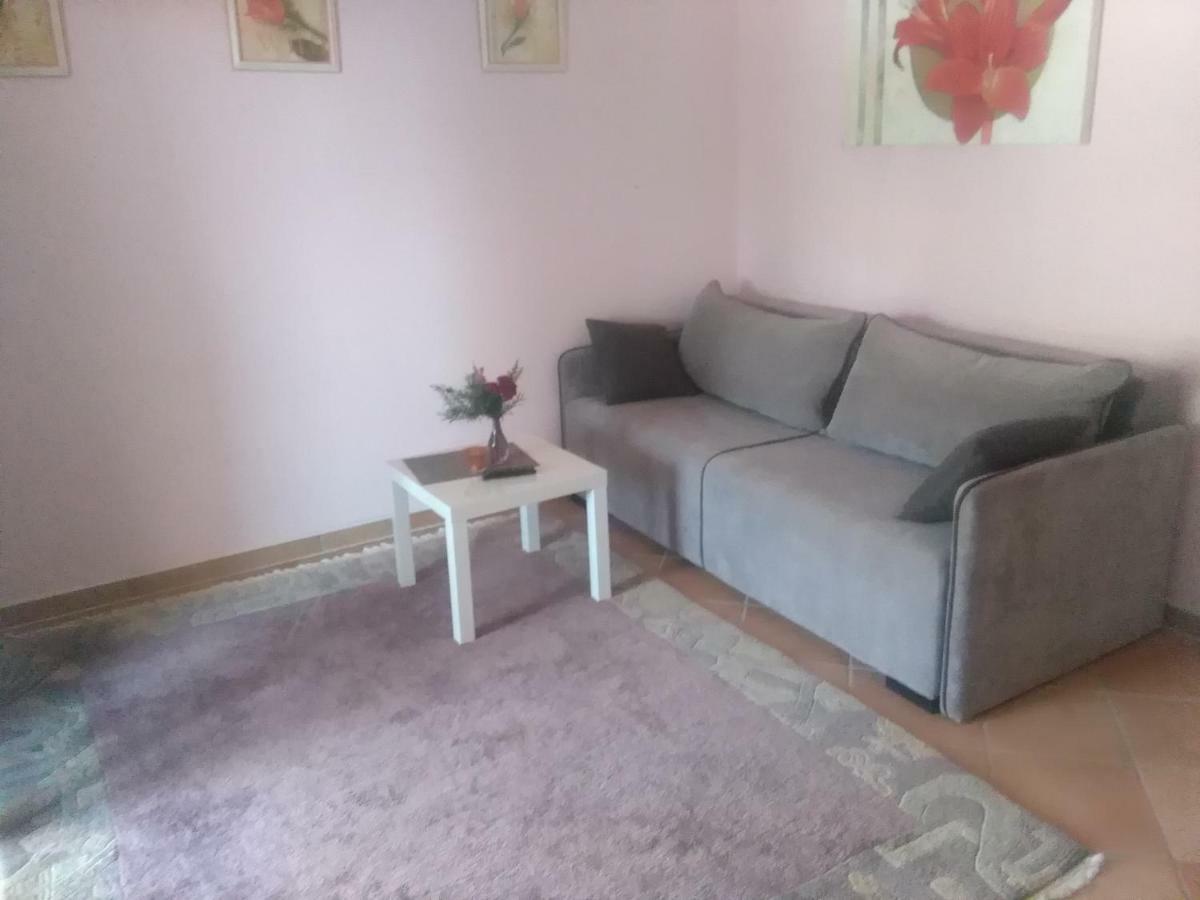 Appartementhaus Elena Jelsa  Buitenkant foto